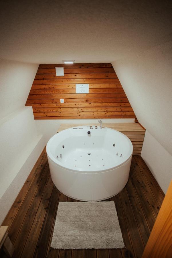 Apartments Beeland Skok Мозирье Экстерьер фото
